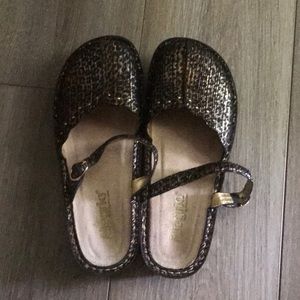 Algeria Sling backs slide on’s